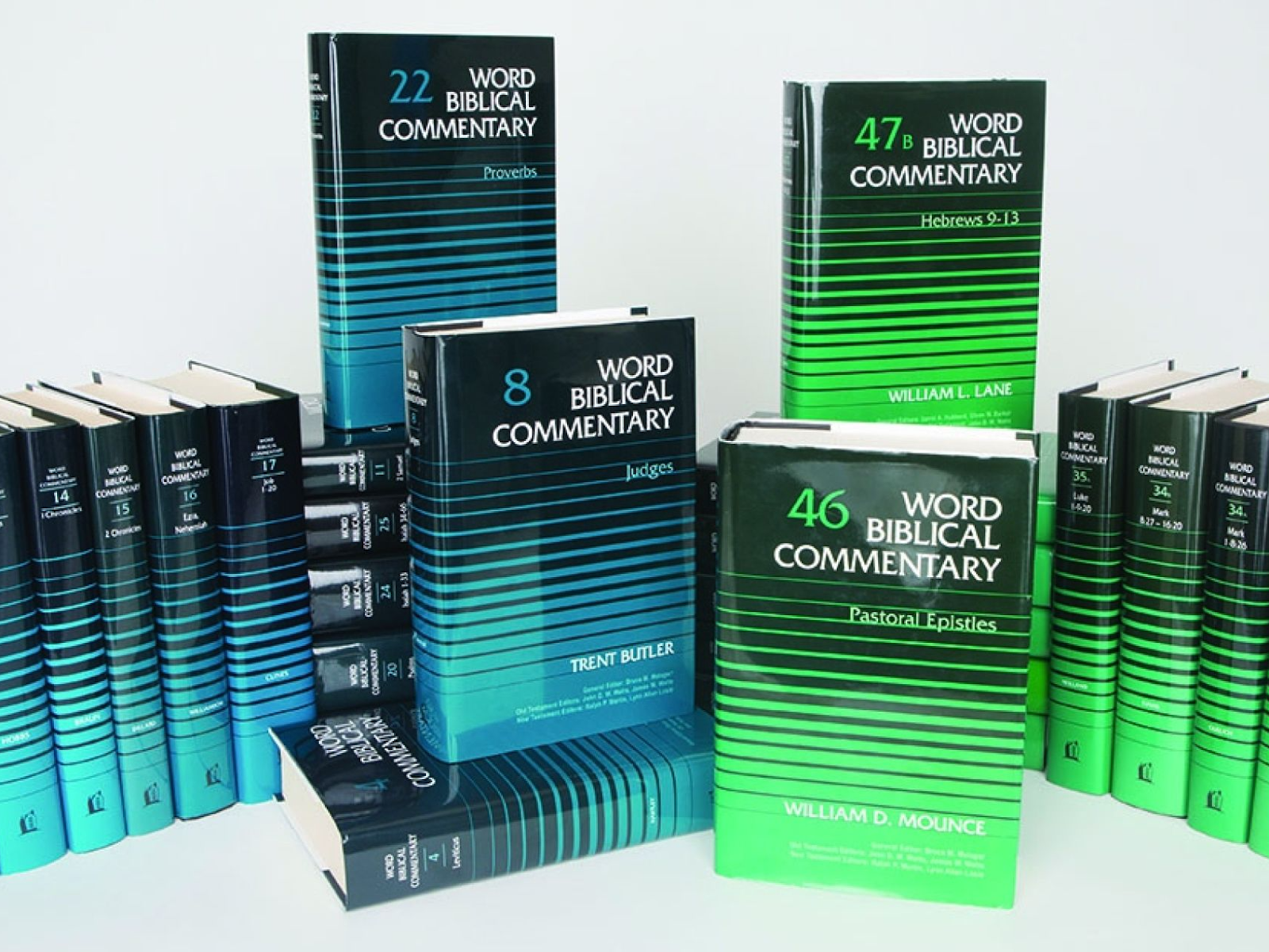 Several WBC books stacked together

對聖經研究領域的基督教學者而言，Word Bible Commentaries（WBC）以其專業性聞名於世。
